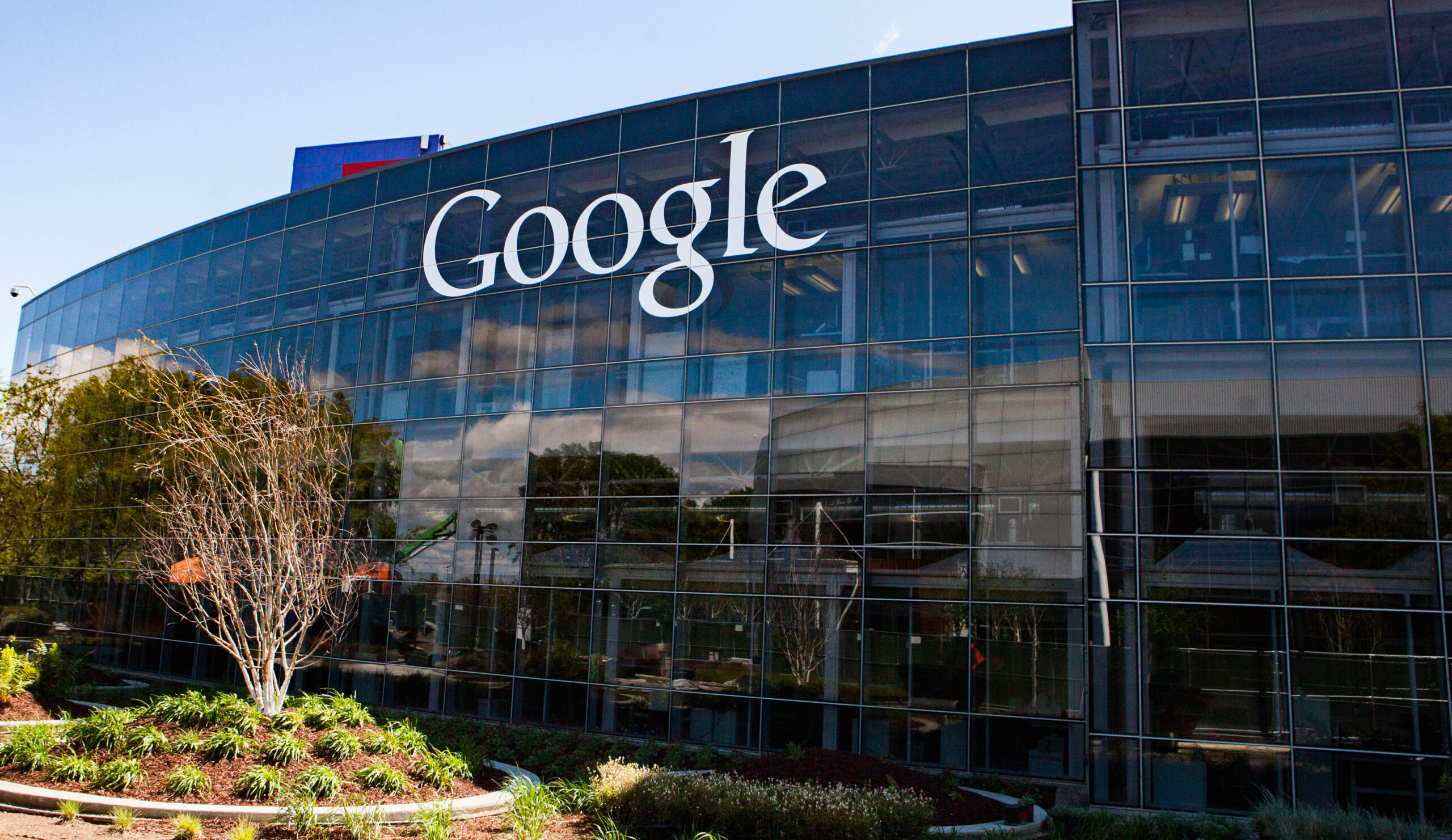 Google_Headquarters_Google_Logo_(52639793897)